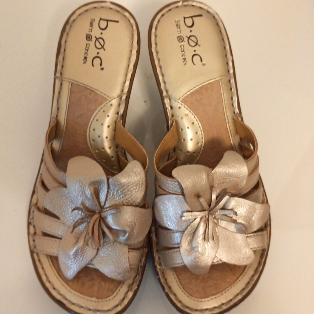 b.o.c. Gold Sandal Size 7